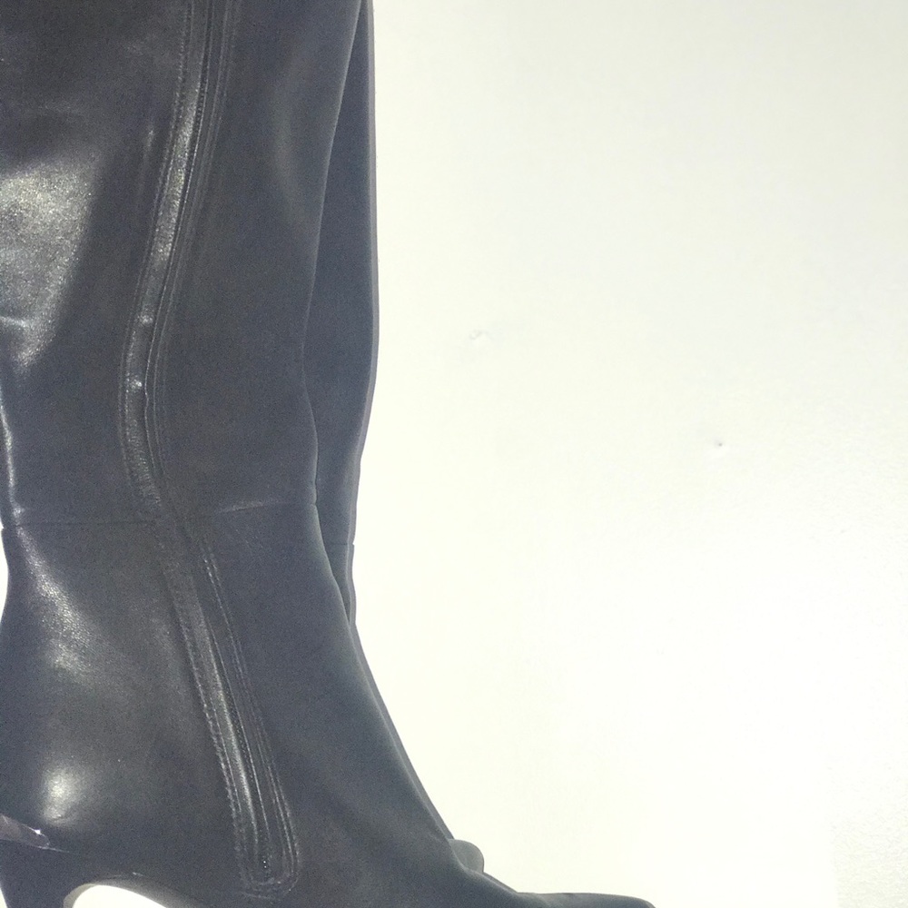 Boots - Picture 3 of 3